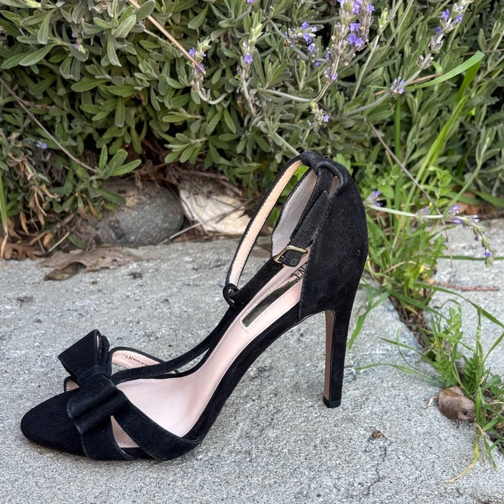 INC International Concepts Reesie Black‎ Leather Bow Heels. 7.5